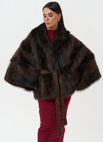 Женская шуба из меха канадского енота