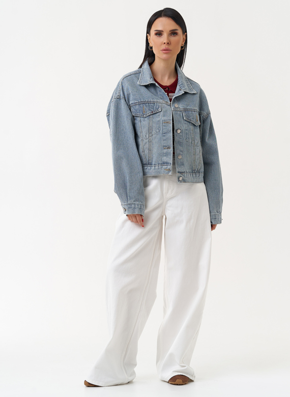 Женская джинсовая куртка голубого цвета