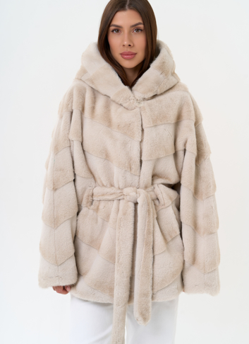 Женская шуба из эко меха с поясом