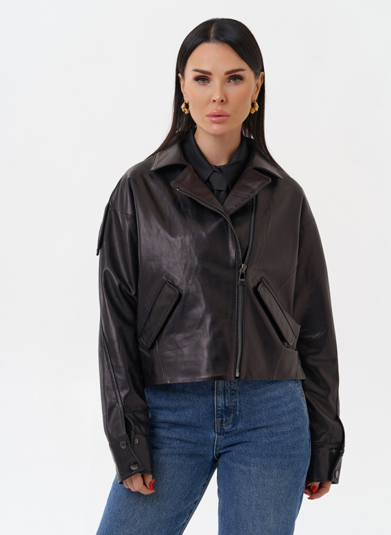 Черная кожаная куртка