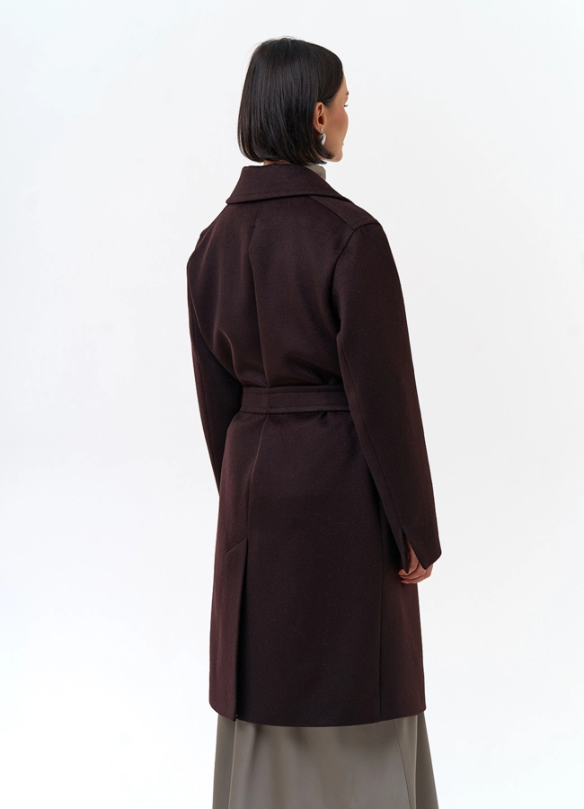 фото Женское пальто коричневого цвета с поясом модель № 33855