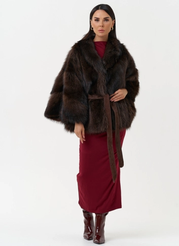 Женская шуба из меха канадского енота