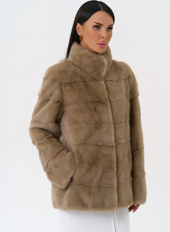 Короткая шуба из норки с воротником стойкой