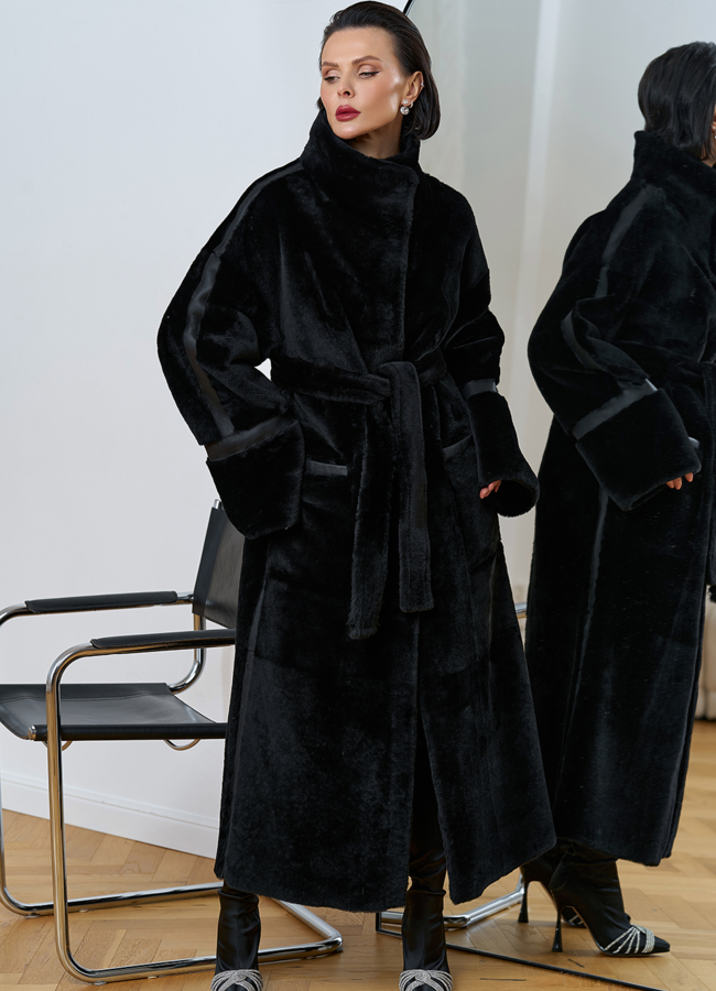 Женская двухсторонняя дубленка с воротником стойкой модель № 31914 меха малина