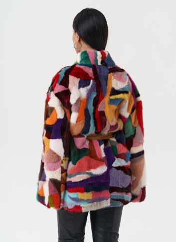 Яркая шуба из меха норки