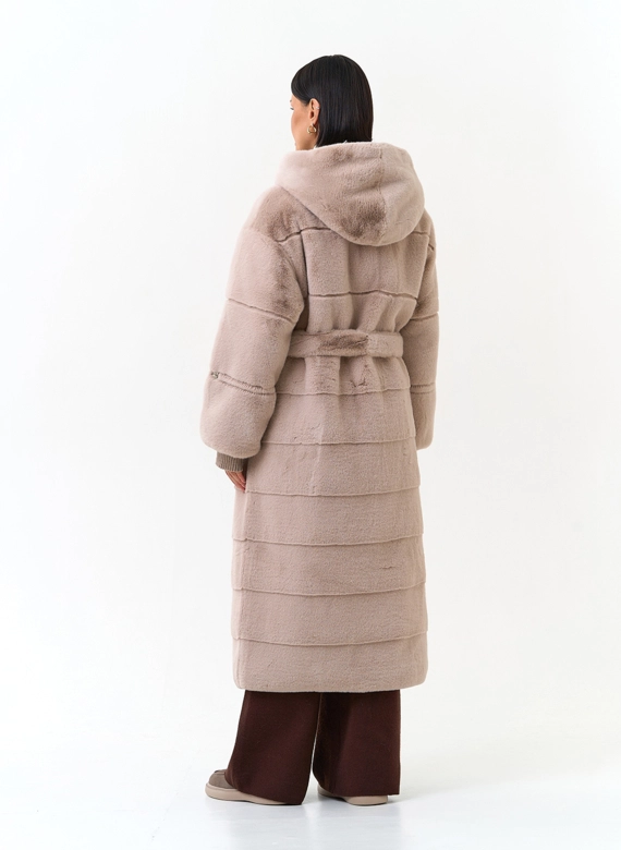 Женская шуба из эко меха с капюшоном фото