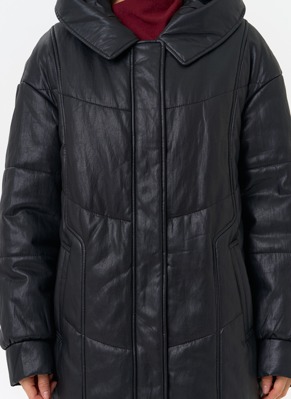 Женский пуховик из эко кожи со съемным эко мехом