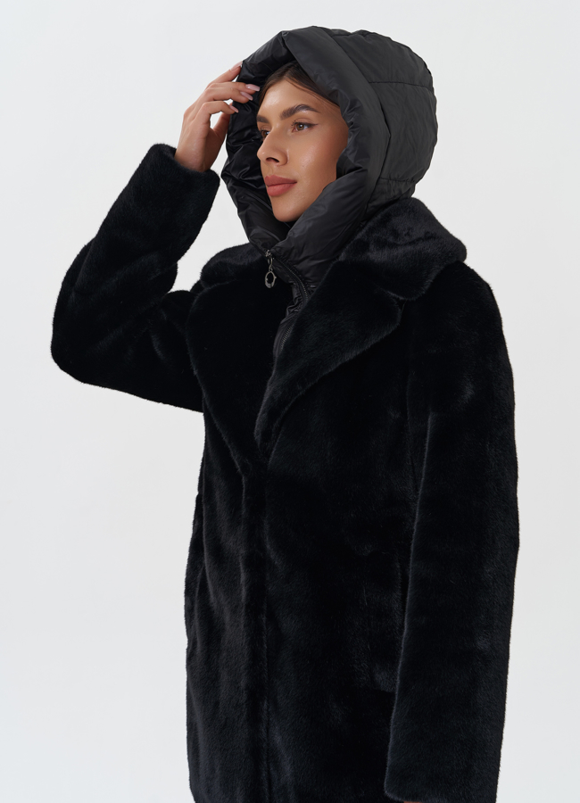 Куртка из эко меха с капюшоном модель № 27748 в рассрочку