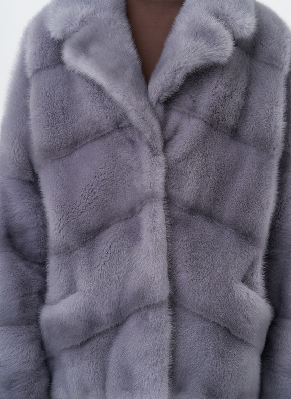 Короткая норковая шуба с английским воротником