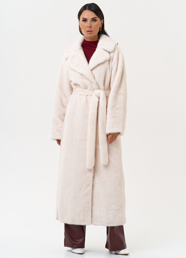 Женское пальто из эко меха молочного цвета модель № 31233 в рассрочку