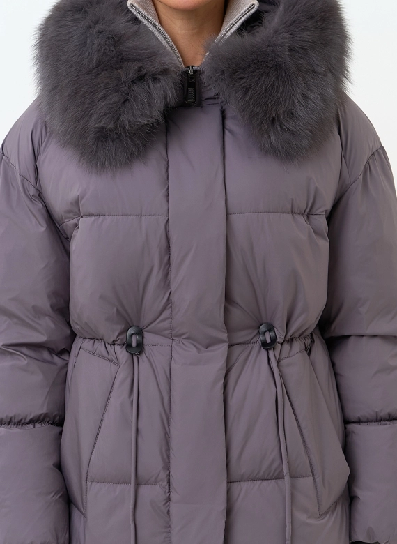 Женский пуховик с мехом песца на капюшоне фото