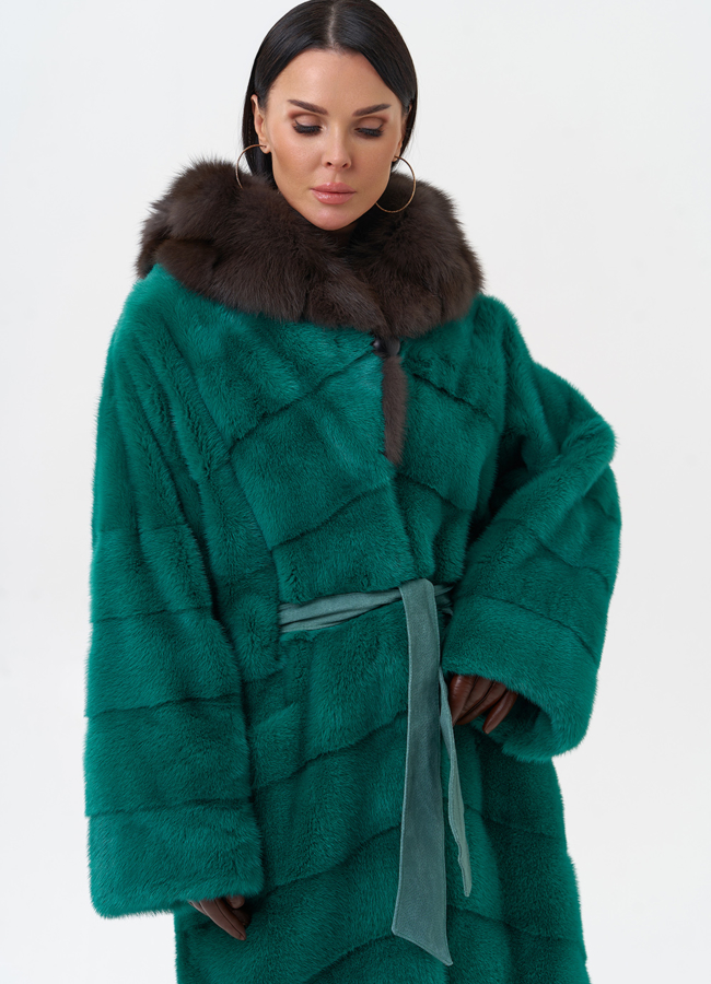 Норковая шуба с капюшоном из меха куницы модель № 29253 универмаг малина